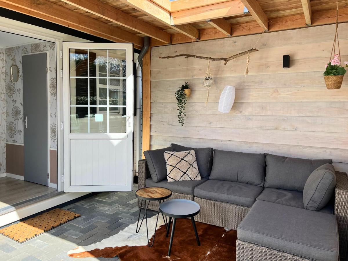 Chalet Natuurrijk Ойстервик Екстериор снимка